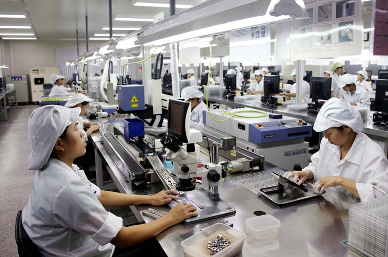 Ứng dụng đa dạng của bu lông ốc vít nhựa