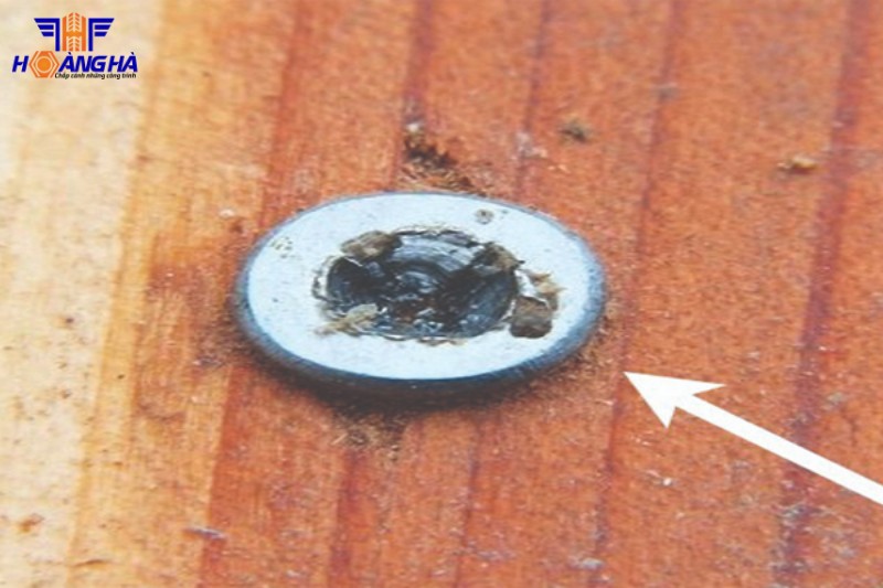 Nguyên nhân ốc vít bị toét đầu