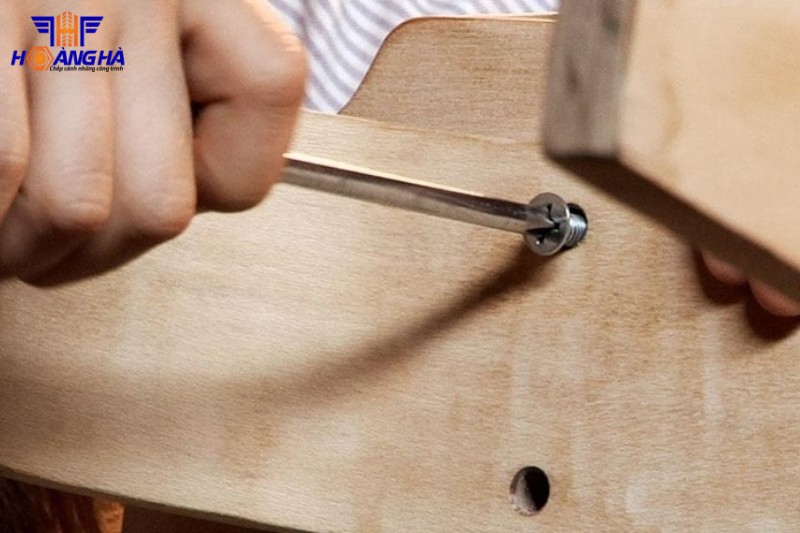 Cách vặn ốc vít chặt đơn giản