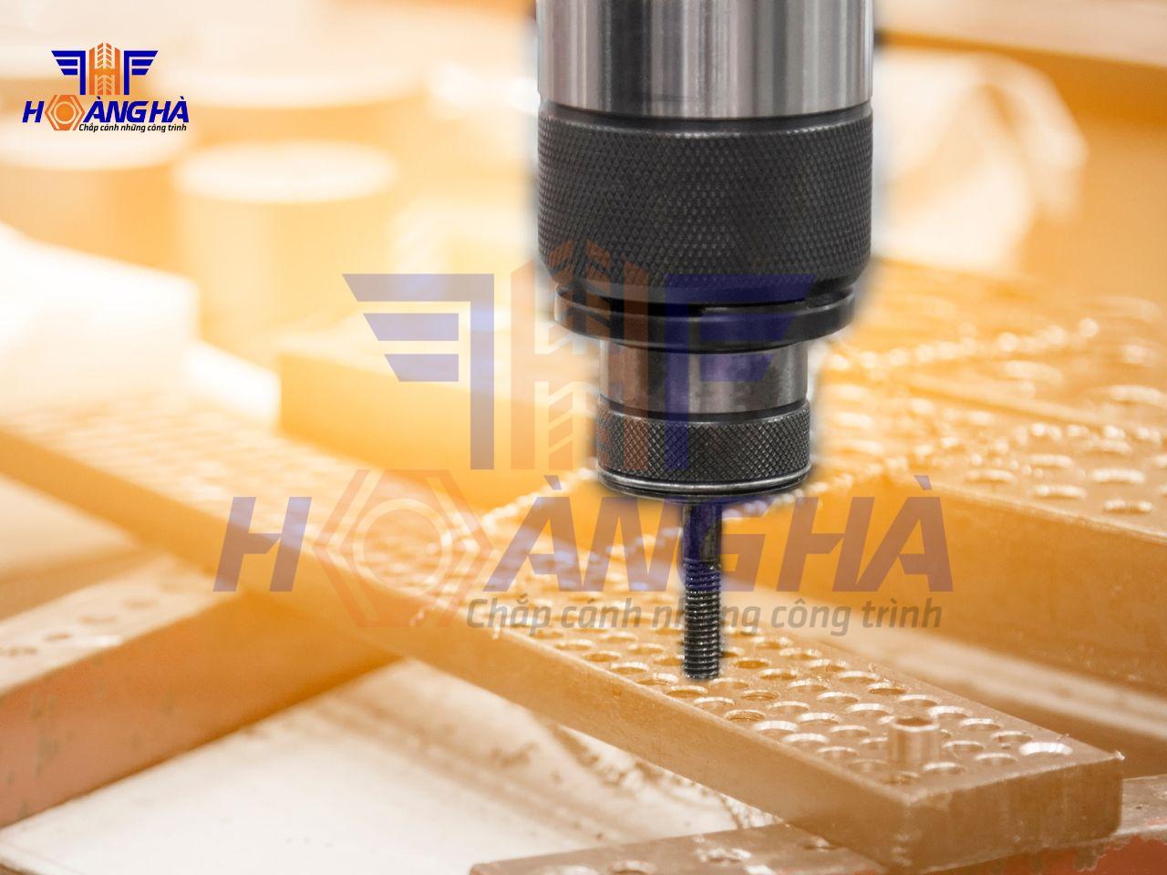 Lỗ khoan bu lông chính xác