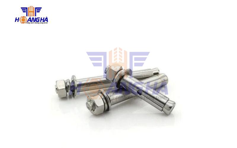 So sánh tắc kê thép và inox tính ứng dụng