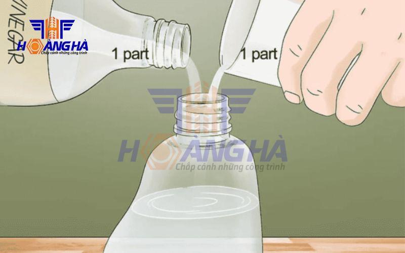 Tẩy rỉ bằng giấm trắng