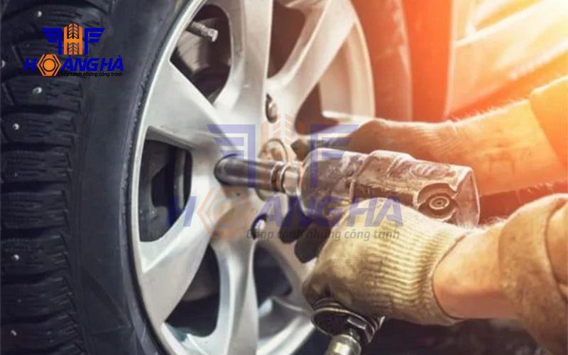 Chọn máy siết bu lông phù hợp cho sửa chữa ô tô, xe máy