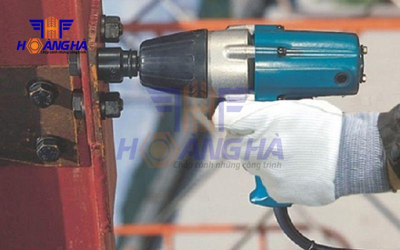 Chọn máy siết bu lông chính hãng theo áp suất & lực siết tiêu chuẩn