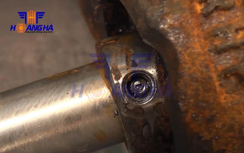 Đảo ngược và sử dụng máy khoan