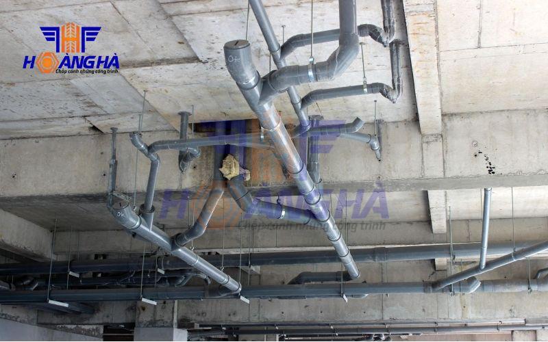 Ty treo ống nước