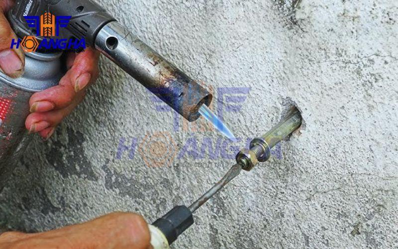 Cách xử lý tắc kê sắt bị lỏng