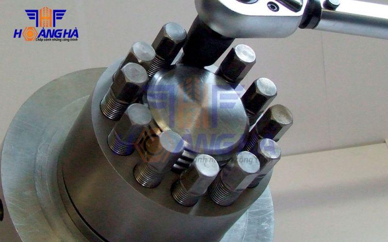 Bulong inox ứng dụng nhiều trong xây dựng