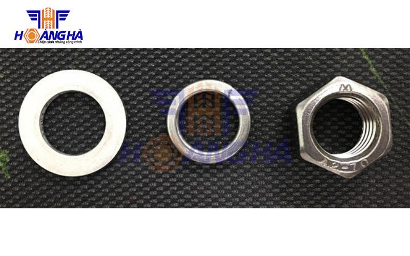 Đai ốc là phần truyền lực chính giúp áo nở bung ra đúng kỹ thuật